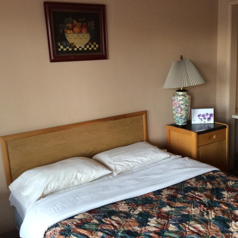 Parkwood Motor Inn Sundre Exterior foto
