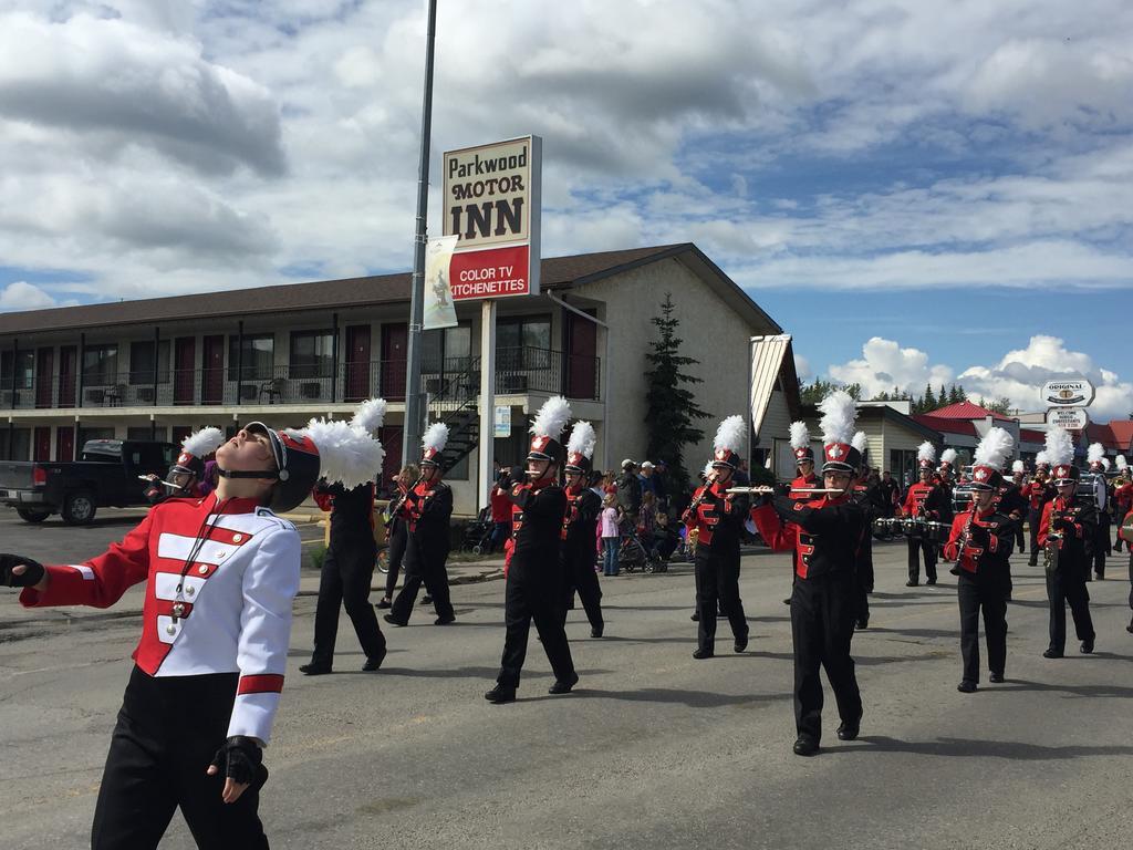 Parkwood Motor Inn Sundre Exterior foto