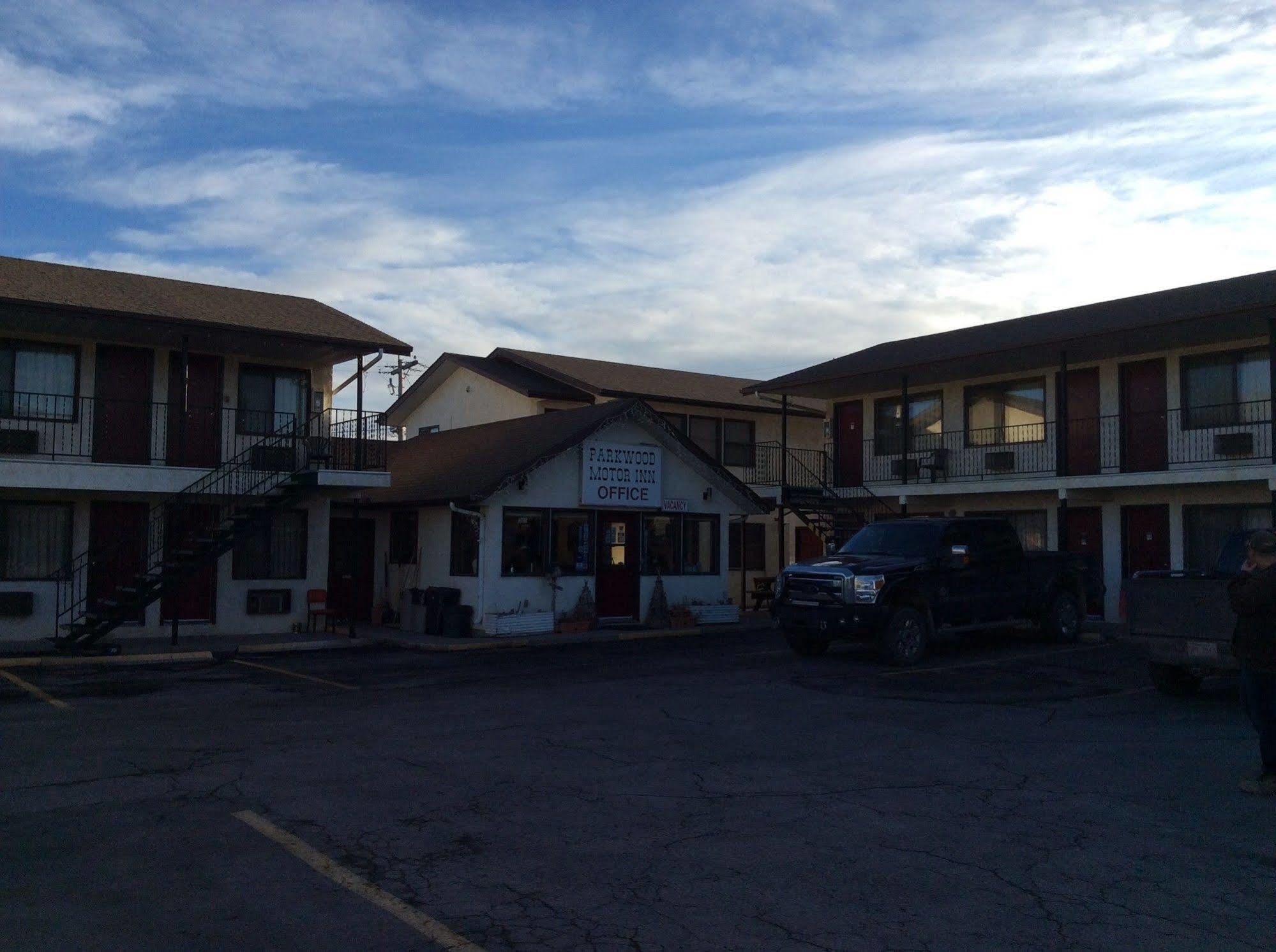 Parkwood Motor Inn Sundre Exterior foto